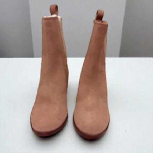 NWOT Kaanas Morava Suede Block Heel With Elastic in Caramel - Picture 5 of 5